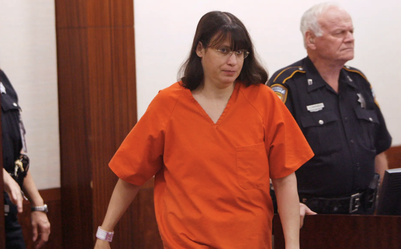 2001年亲手将5个孩子溺死在浴缸里的杀人母亲拒出精神病院